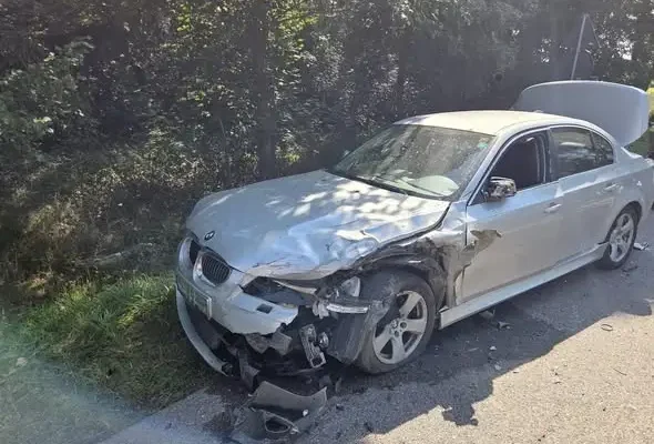 Wypadek na drodze Popławy – Dołubowo. Trzy osoby ranne
