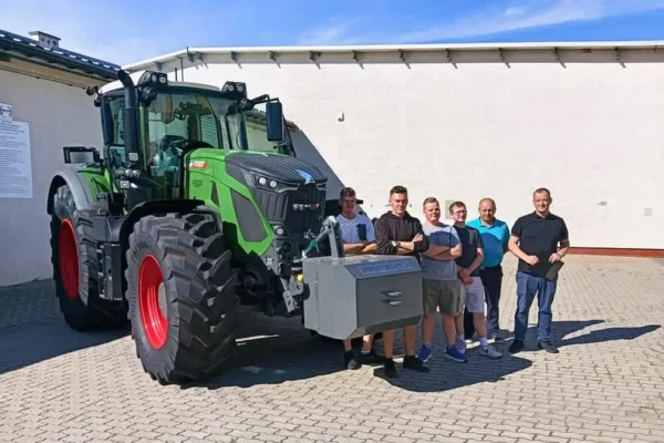 Nowy Fendt 930 Vario Gen7 w szkole rolniczej w Janowie – nauka na nowoczesnym sprzęcie