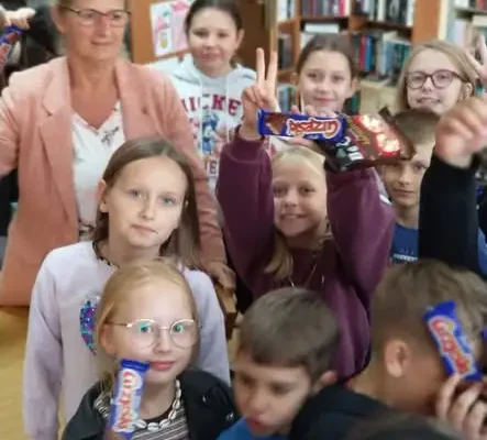 Czwartoklasiści z Brańska odkrywali tajemnice Miejskiej Biblioteki