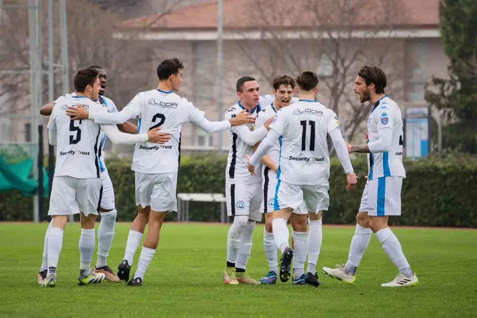 Tur Bielsk Podlaski rozbił Wissę Szczuczyn 6:1. Hat-trick Bazylewskiego