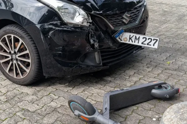 Potrącenie 14-latki na hulajnodze elektrycznej. Policja apeluje o rozwagę