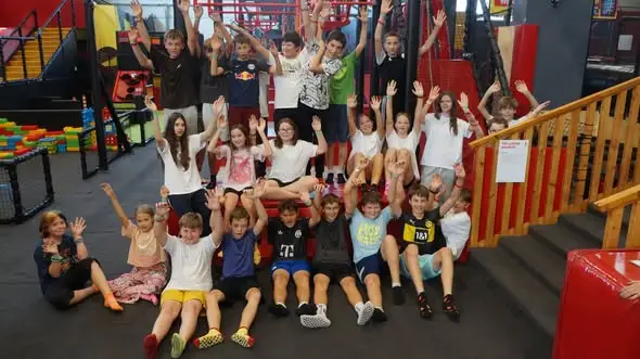 Uczniowie klas 6 i 7 z wizytą w Białymstoku – Jumper Park i papugarnia