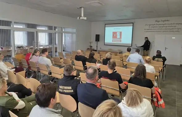 Ćwiczenia ratownicze w szpitalu w Bielsku Podlaskim: pożar, 10 poszkodowanych i podejrzana przesyłka