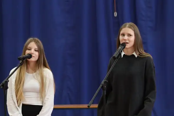 Dzień Edukacji Narodowej w Szkole Podstawowej nr 3 w Bielsku Podlaskim – apel pełen humoru i wzruszeń